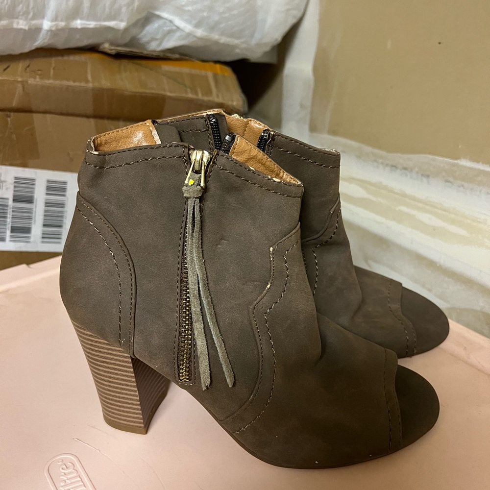XOXO open toe booties size 9